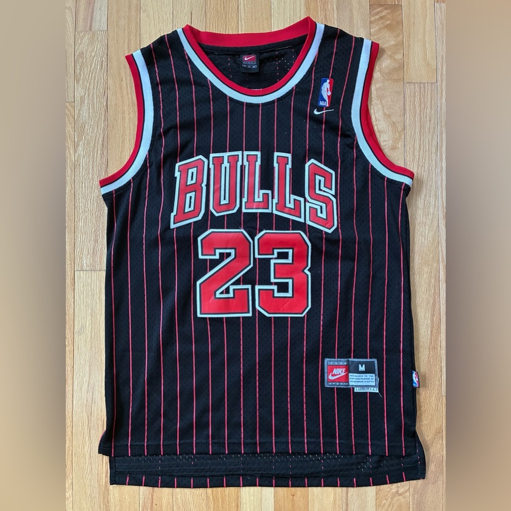 Michael Jordan #23 Chicago Bulls Nike Stitched Jersey Pinstripes Men’s Size M